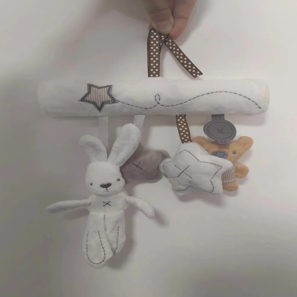 Chocalho de Pelúcia Coelhinho – Brinquedo Suspenso para Berço ou Carrinho