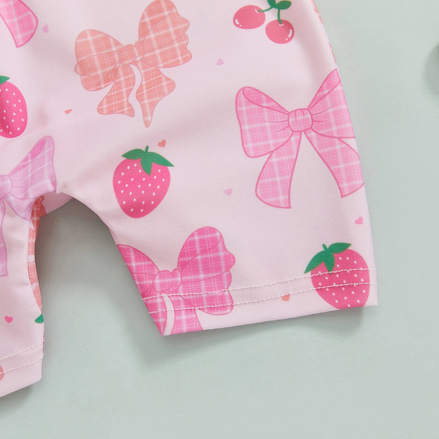 Maiô Infantil Feminino com Manga Curta – Proteção e Estilo para o Verão! 👧🍒🏖️